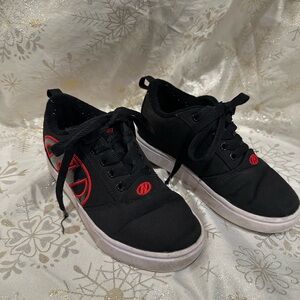 Heeleys size 1 boys shoes